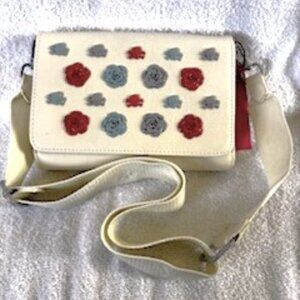 Betsey Johnson XOX adjustable strap crossbody handbag NWT